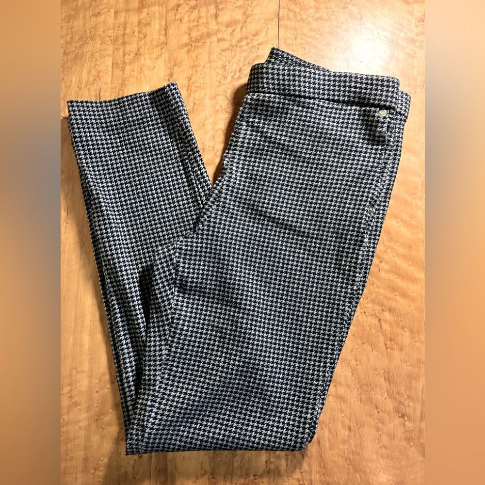 Anne Klein houndstooth trousers, pull on, excellent condition, size 10